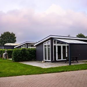 Vakantiehuis Met Vijverzicht
